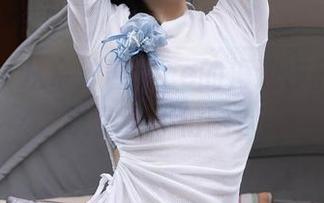 秀人网 – 从奈汐酱nice的海边作品看，谁说完全不怕晒？
