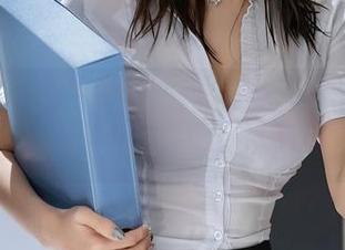 秀人网 – 想要瑶啊摇的瑶同款旗袍？下载她的套图吧！