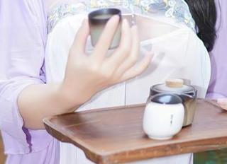 秀人网 – 疯狂想说，顾乔楠Cora穿短裤的样子，私拍原图里闪现出一个自由的心灵。