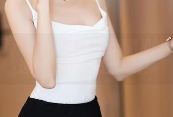 秀人网 – 看顾楚楚Maily短裤里的梦游，这私房图片，过分了啊！