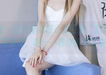 袜啵啵 – 蓝色丝袜与小甜豆的“默契”精选写真集，嗯……看得停不下来？