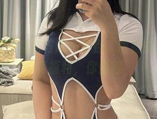 微密圈 – 逼格与趣味并存，詹詹的眼镜写真福利，你懂得
