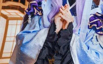 白雪姬摇身一变，许多鱼鱼鱼的死亡爱丽丝，这是在哪个魔幻剧场找的资源？