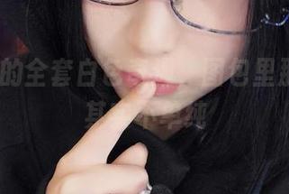 逐月Su的全套白色奇遇，图包里那份单纯其实不单纯