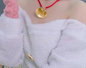 关于“铁打萌萌_moi”，她的爱丽丝女仆写真值得存入网盘