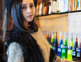 青豆客 – 雪瑞Lisa的圣诞写真全集，各种姿态都有哦，随性而来，随性而去！