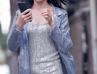 魔镜街拍 – 雨季不再来，凯恩的套图却像是个湿漉漉的梦。