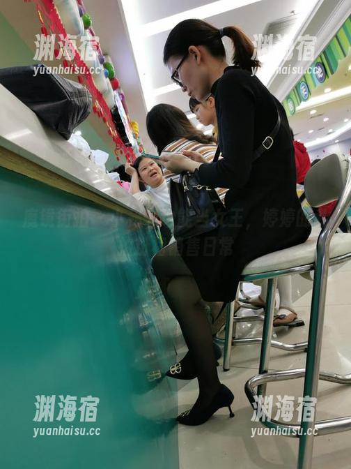 魔镜街拍-婷婷 魔镜街拍 - 小秘书也能当女王,婷婷的私拍粉裙销售日常