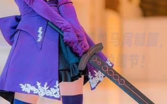 日本旅拍，看黑川穿着单马尾制服，高清画质是我没想到的细节！